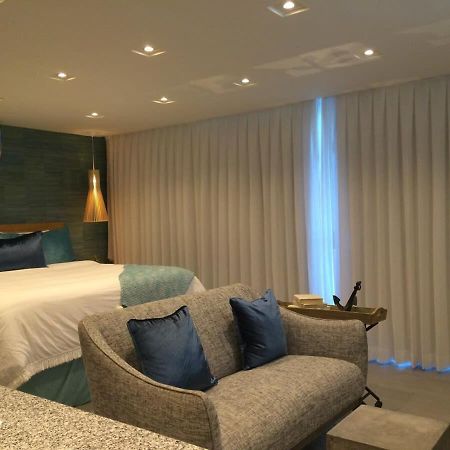 Enchanted 17 Jewel Beachfront Luquillo -Pool 外观 照片